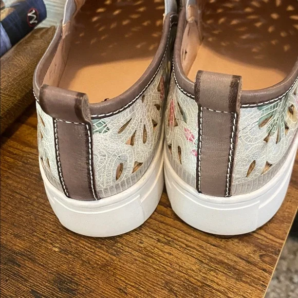 L’ Artiste Spring Step Women's Floral Slip-On Shoes - Multicolor size 8.5 - Picture 3 of 5